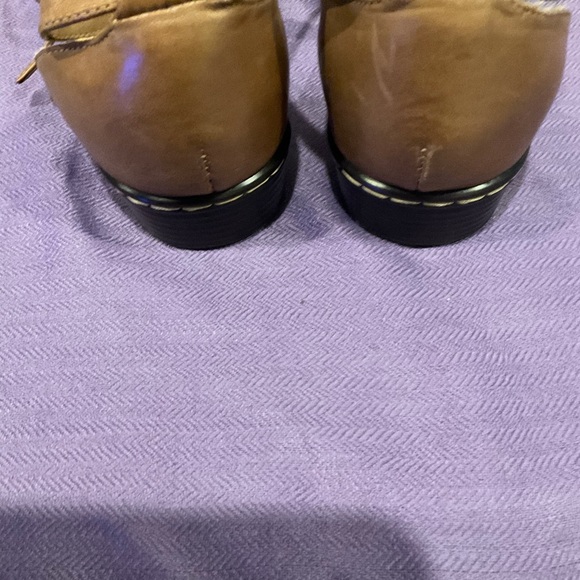 Soft spots Brown Flat Sandals, Size 8.5 - Picture 2 of 4